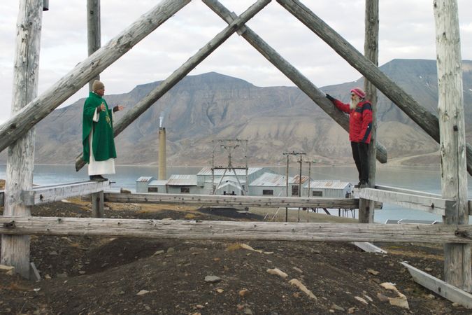 Parents sauvages (prêtre et scientifique du Svalbard)