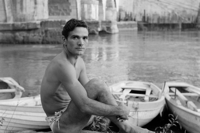 Portrait de Pier Paolo Pasolini sur le Tibre