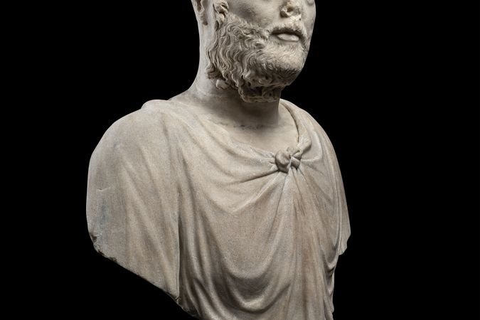 Busto-ritratto maschile con corona d’edera