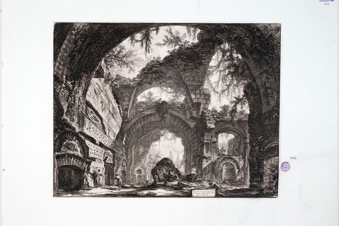 Ruine d'une galerie de statues dans la Villa d'Hadrien à Tivoli