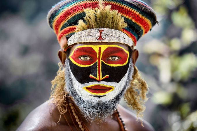 Stammesangehöriger der Kunai aus Papua-Neuguinea