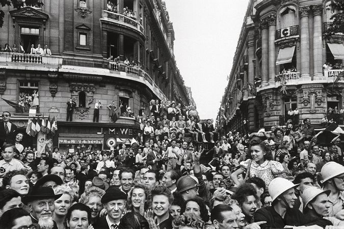 Crowd celebrating the liberation of the city