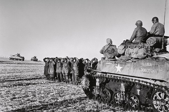 German soldiers taken prisoner by American forces