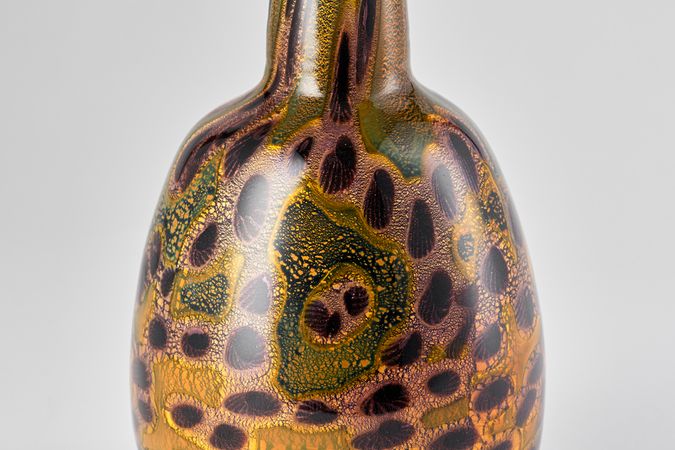 Vase aus der polychromen Reaktionsserie