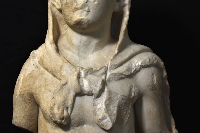 Statue d'Hercule enfant