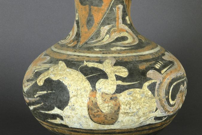 Hu vase with painted decoration
