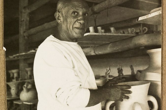 Picasso en el taller de Madoura