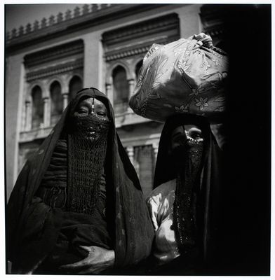 Donne egiziane con velo