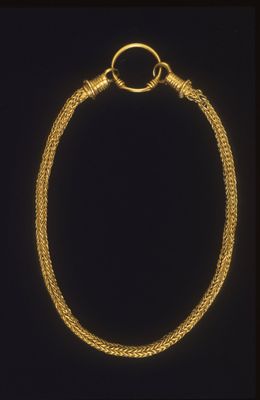 Collier en or à maillons multiples
