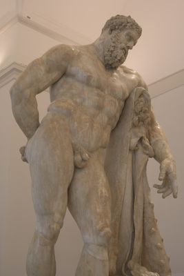 Statue des Herkules Farnese