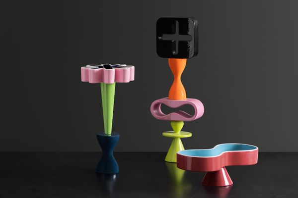 Blumenvase, Totem und Bolo fuchsia Symbolik Kollektion