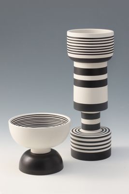 Vase und Ständer Weiß / Schwarze Serie