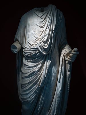 Una estatua de un civil de Foruli