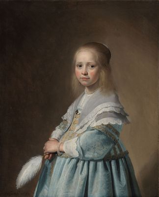 Portrait eines blau gekleideten Mädchens
