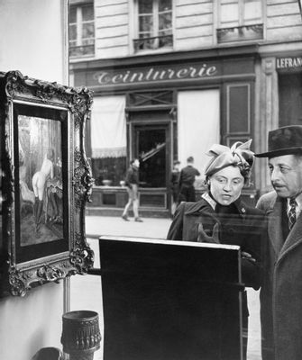 An oblique glance, Paris