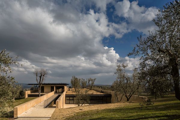 Alvisi Kirimoto, Podernuovo Winery in Palazzone, San Casciano dei Bagni, Siena