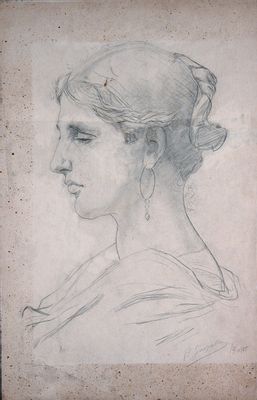 Portrait d'une jeune femme aux boucles d'oreilles