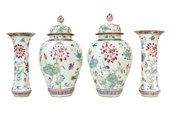 Serie von vier Famiglia Rosa Vasen