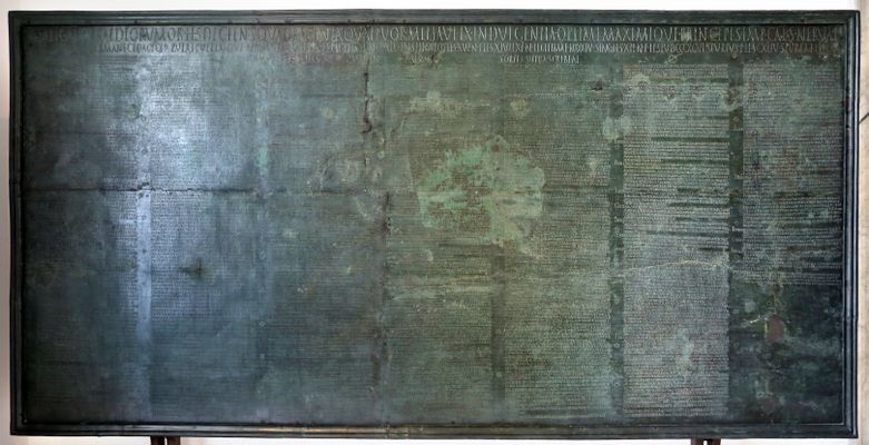 Tabula Alimentaria de Trajan, de Veleia, inscription sur bronze