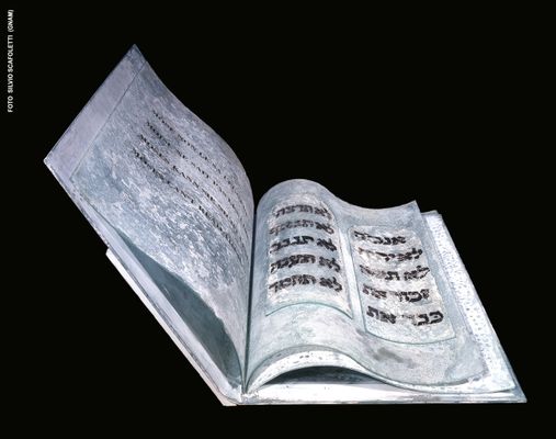 Las Tablas de la Ley o la Biblia de Cristal