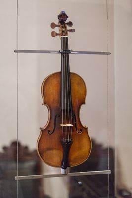Violine von Paganini, bekannt als "die Kanone"