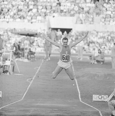 Attilio Bravi en salto de longitud, XVII Juegos Olímpicos de Roma, agosto-septiembre 1960