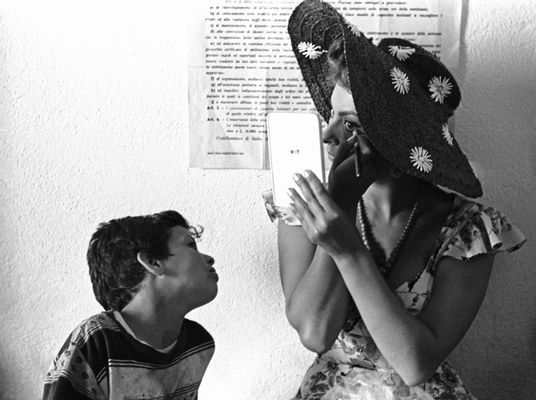 Sofia Loren en el set de Pane, amore e...