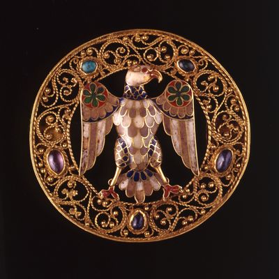 Französische oder deutsche Haarnadel mit Adler im mittelalterlichen deutschen Stil