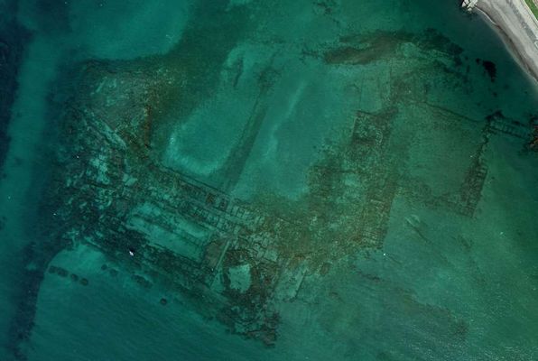 Luftaufnahme des archäologischen Parks von Baia