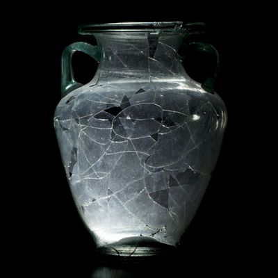 Urna de cristal de la Necrópolis de via Cavour, Biella