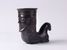 Trinkbecher (Rhyton) aus geformtem Bucchero
