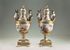  Paire de vases décoratifs à décor de sujets néoclassiques