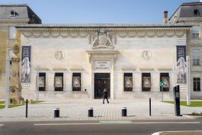 Bordeaux Fine Arts Gallery